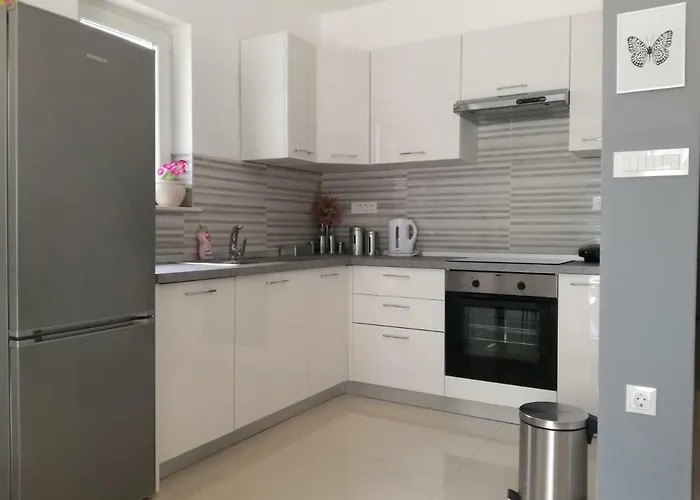 Ivana * Σίμπενικ